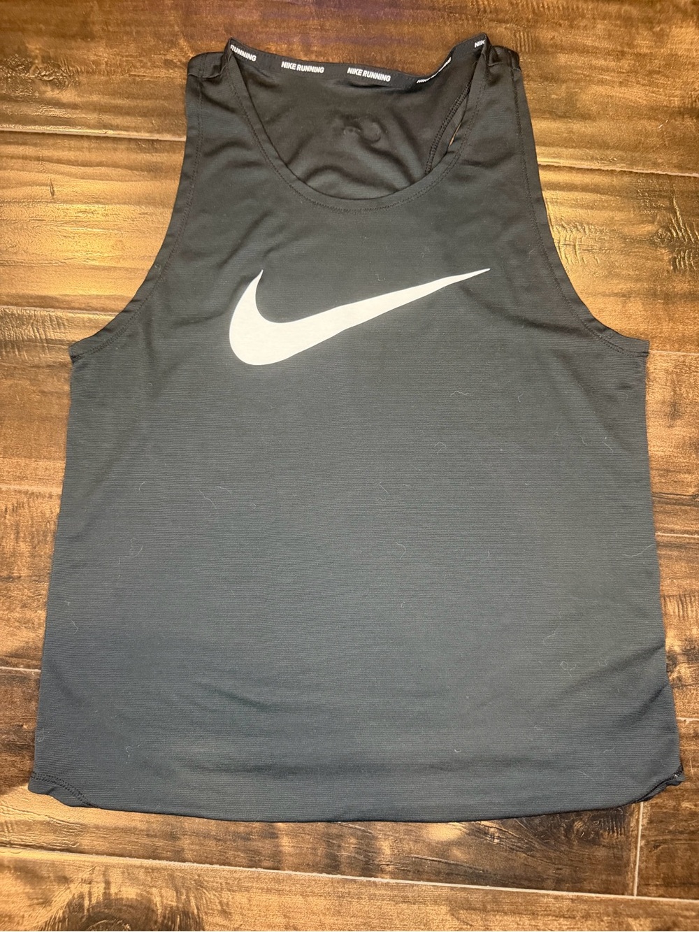 Nike Swoosh Run Tank Top Women’s Medium Black Dri-FIT Running Shell CJ1974-010